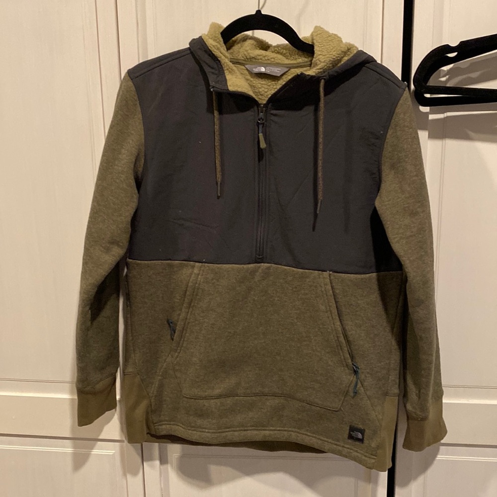Small Green NorthFace 3/4 zip